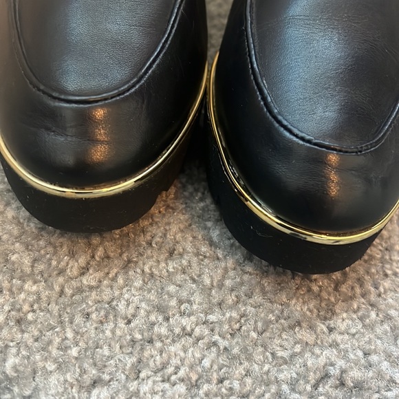 DKNY ‘Alley’ Leather Pointed Toe Loafer Gold Trim - Picture 8 of 9